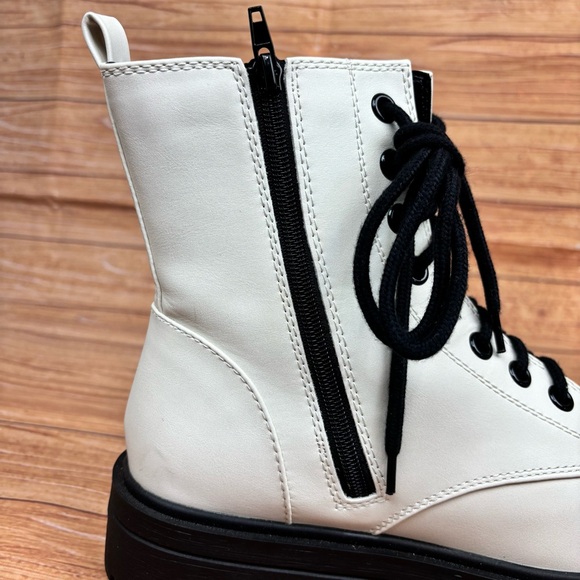 Soda Firm Women Lace Up Combat Boots with Side Zipper. White. Sz 10. - Picture 5 of 15